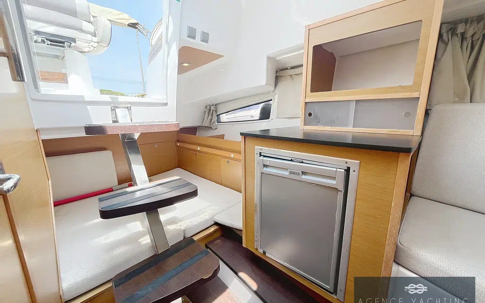 slider 14 Jeanneau Cap Camarat 8.5 WA