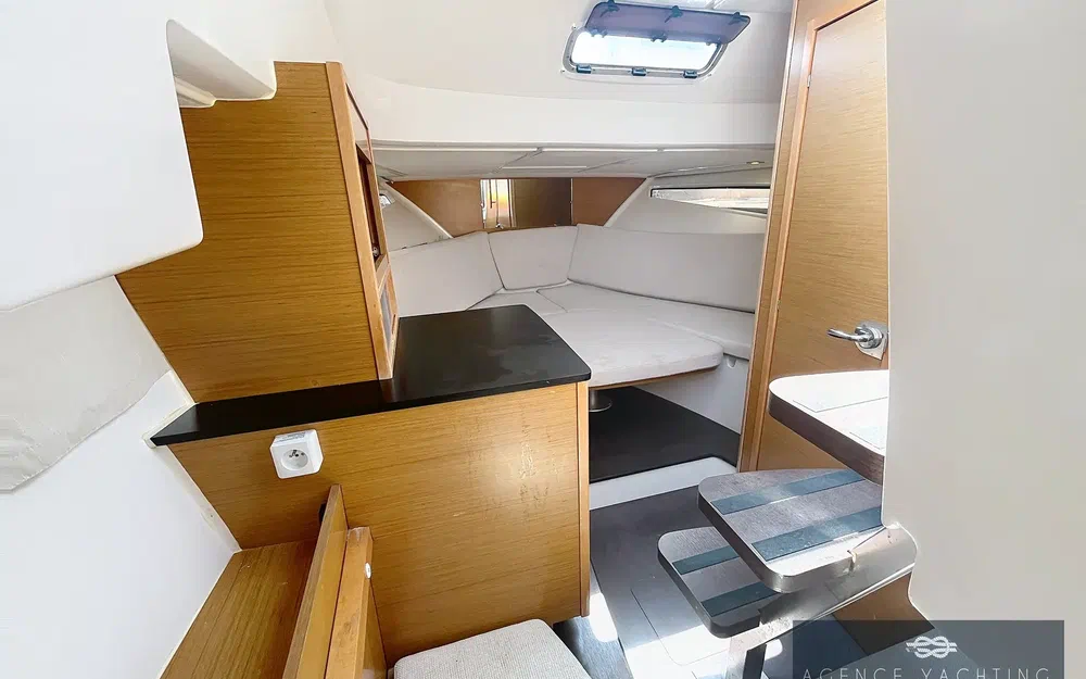 slider 17 Jeanneau Cap Camarat 8.5 WA