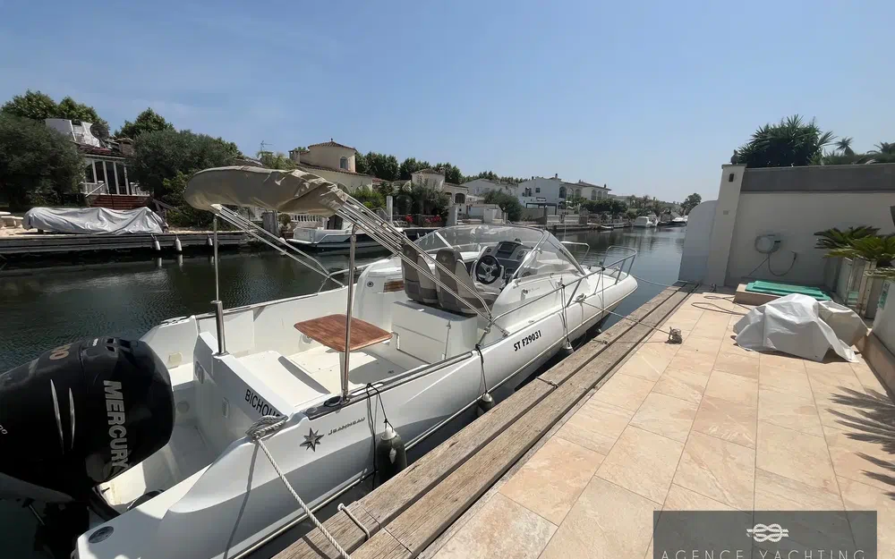 slider 1 Jeanneau Cap Camarat 8.5 WA