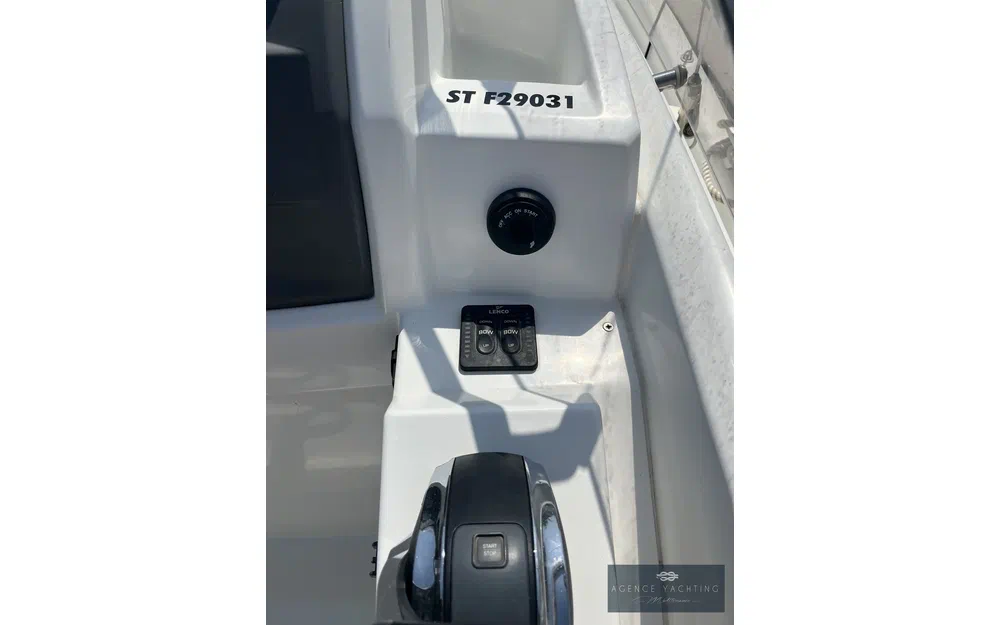 slider 6 Jeanneau Cap Camarat 8.5 WA