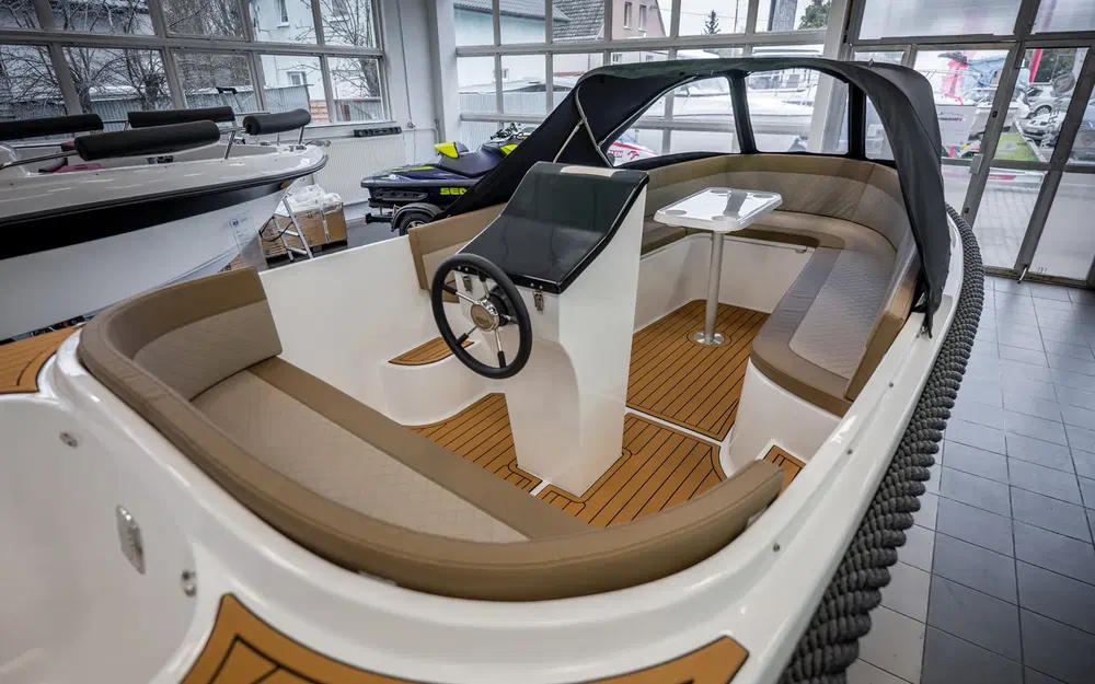 slider 14 Trident Marine 520 classic