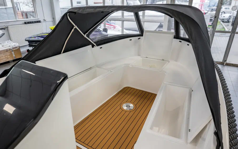 slider 15 Trident Marine 520 classic