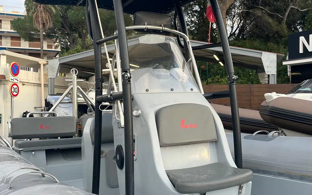 slider 13 Marshall M6