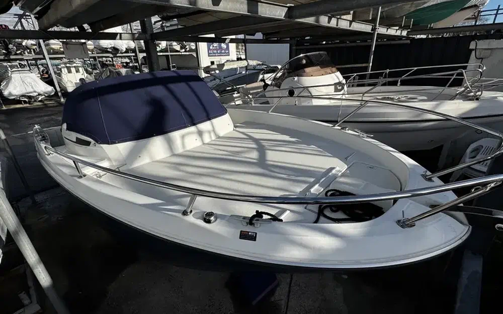 slider 1 Jeanneau Cap Camarat 6.5 WA