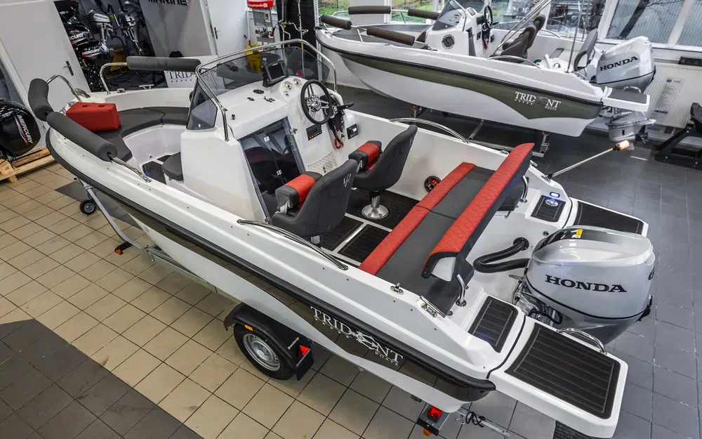 slider 1 Trident Marine 530 SPORT