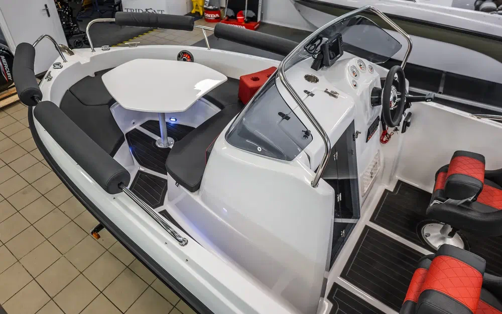 slider 4 Trident Marine 530 SPORT