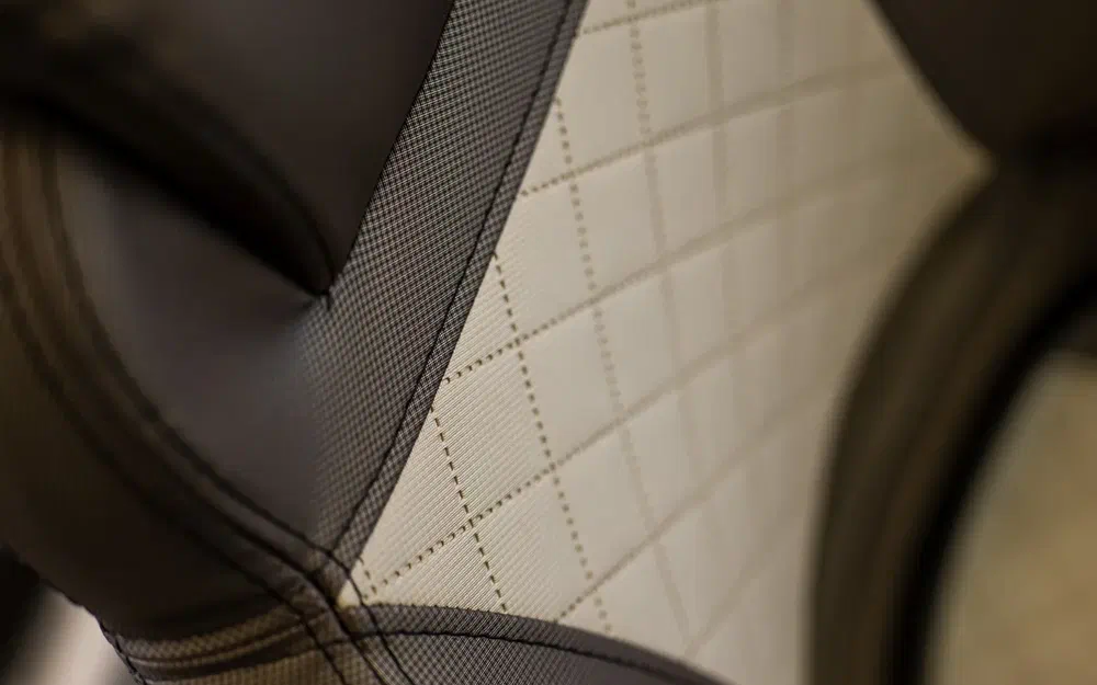 slider 15 Trident Marine 530 SUNDECK