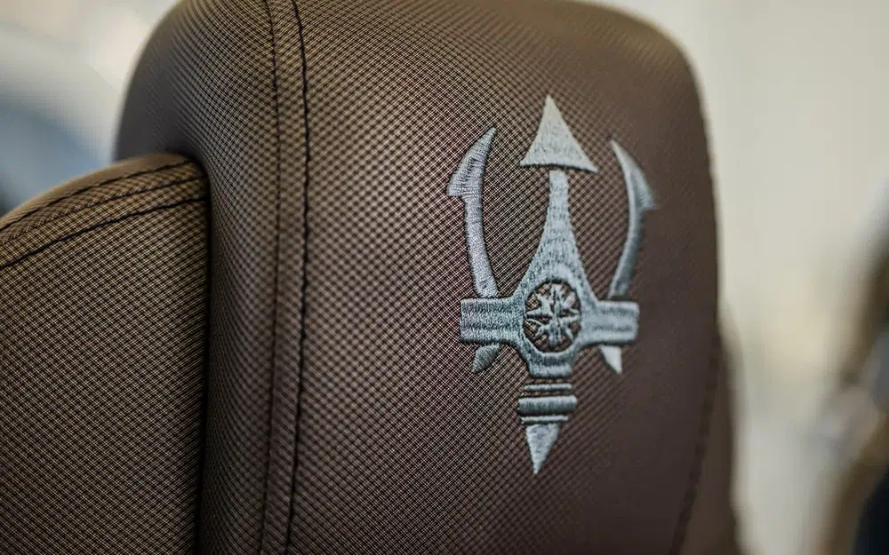 slider 16 Trident Marine 530 SUNDECK