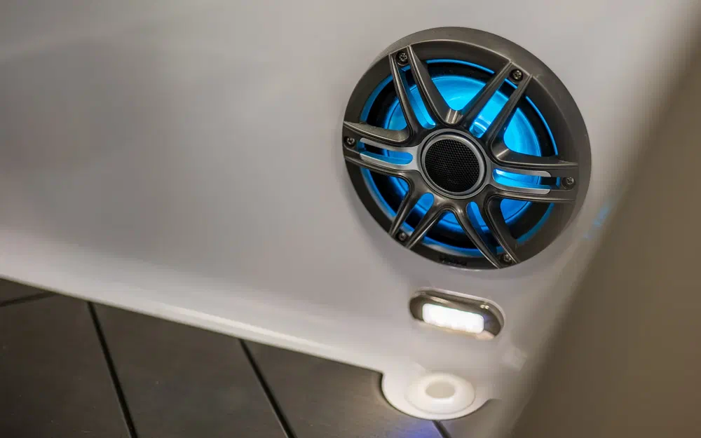 slider 17 Trident Marine 530 SUNDECK