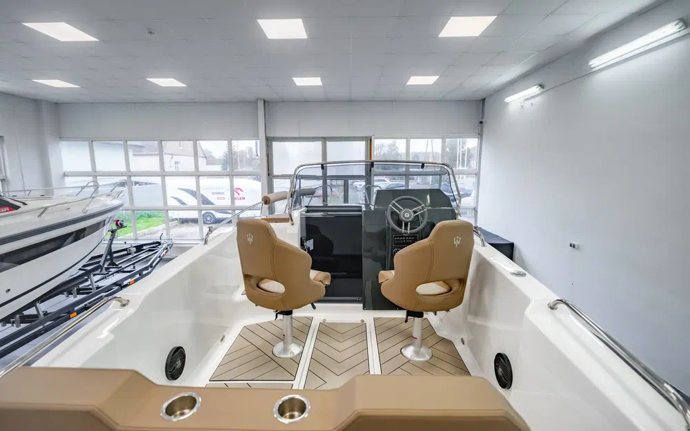 slider 25 Trident Marine 640 SUNDECK