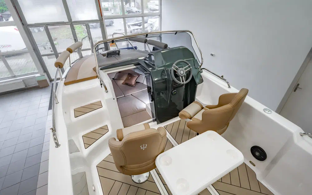 slider 33 Trident Marine 640 SUNDECK