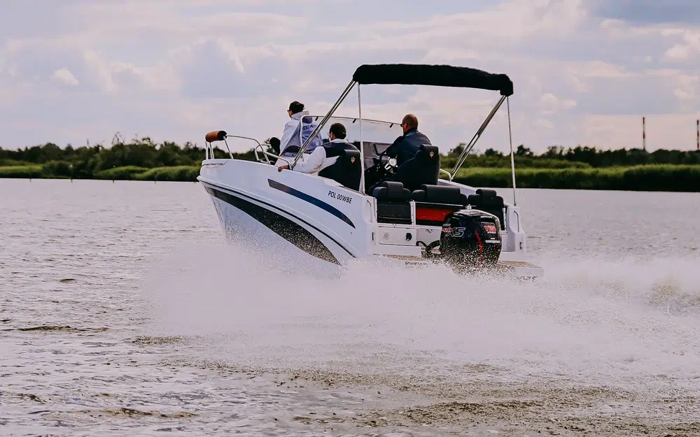 slider 38 Trident Marine 640 SUNDECK