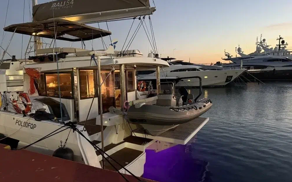 slider 9 Bali Catamarans Bali 5.4