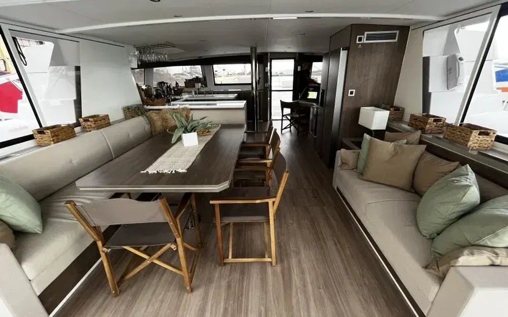 slider 4 Bali Catamarans Bali 5.4