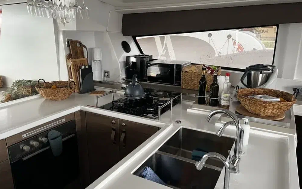 slider 5 Bali Catamarans Bali 5.4