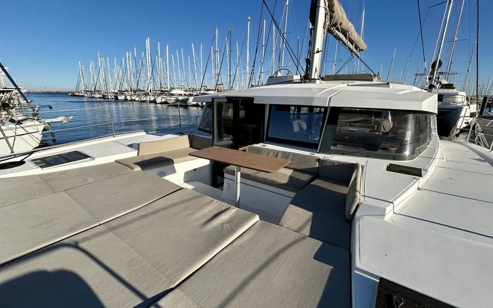 slider 16 Catana Bali 4.2