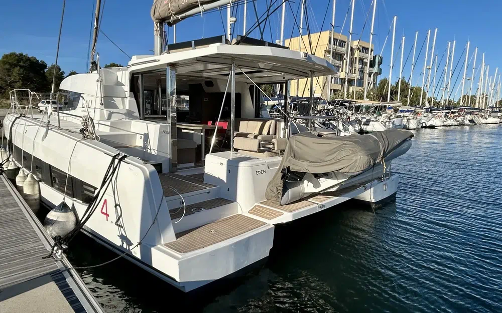 slider 1 Catana Bali 4.2