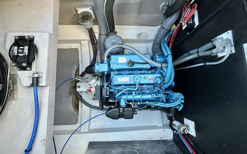 slider 19 Catana Bali 4.2