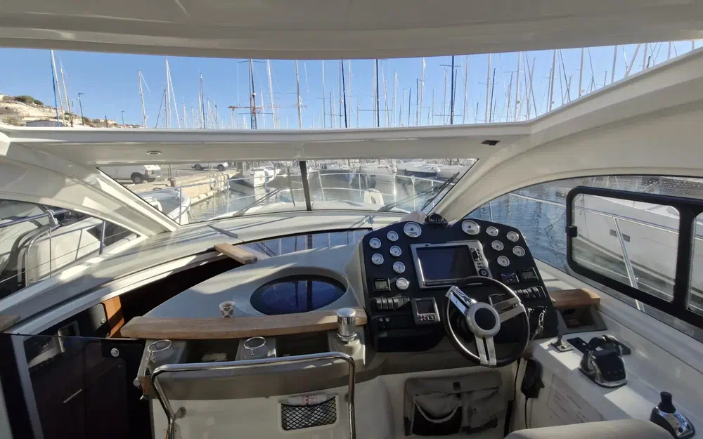 slider 11 Beneteau Monte Carlo 42