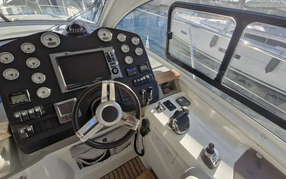 slider 12 Beneteau Monte Carlo 42