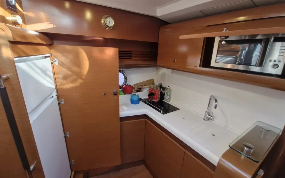 slider 15 Beneteau Monte Carlo 42