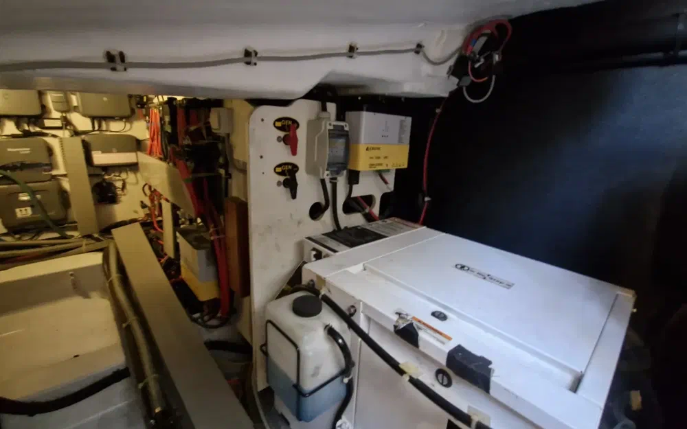 slider 21 Beneteau Monte Carlo 42