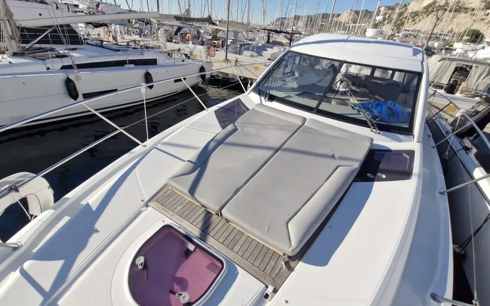 slider 2 Beneteau Monte Carlo 42