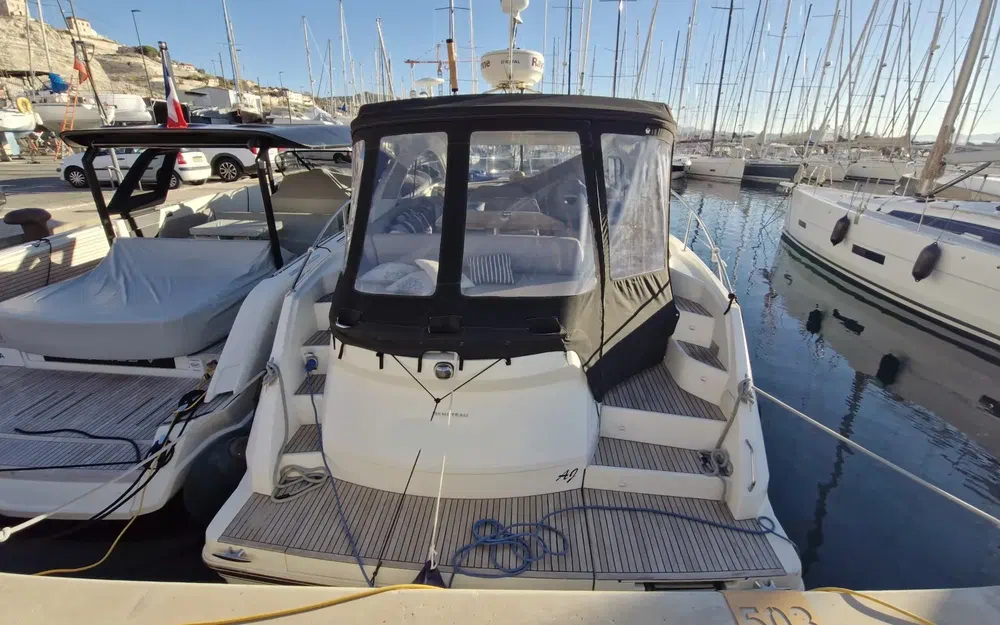 slider 5 Beneteau Monte Carlo 42