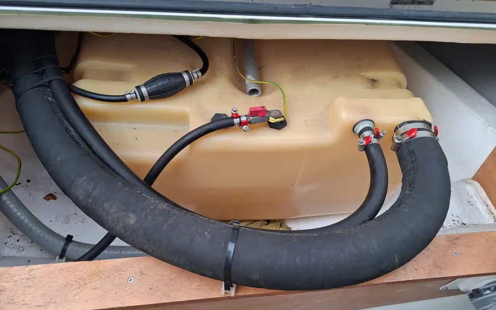 slider 11 Beneteau Antares 680 HB