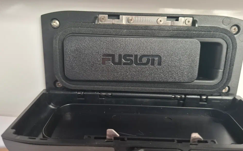 slider 13 Beneteau Antares 680 HB