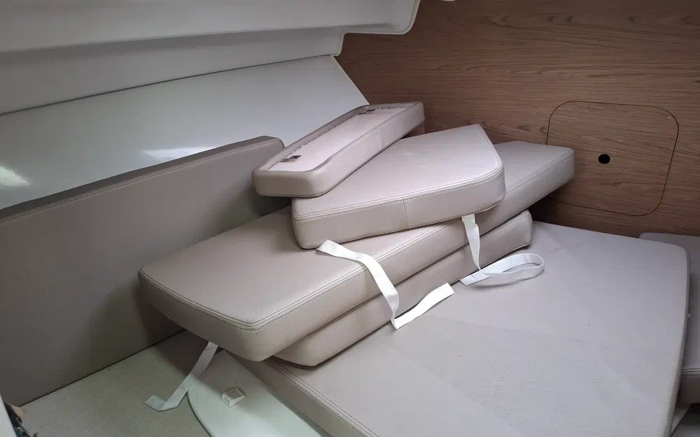 slider 30 Beneteau Antares 680 HB