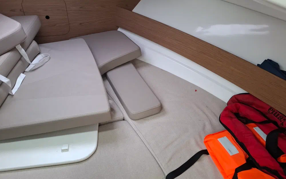 slider 31 Beneteau Antares 680 HB
