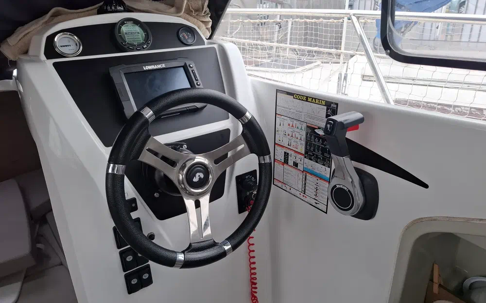 slider 33 Beneteau Antares 680 HB