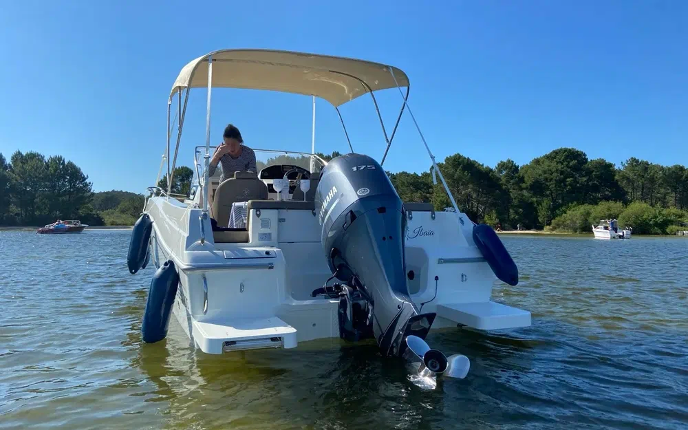 slider 3 Pacific Craft 700 SC