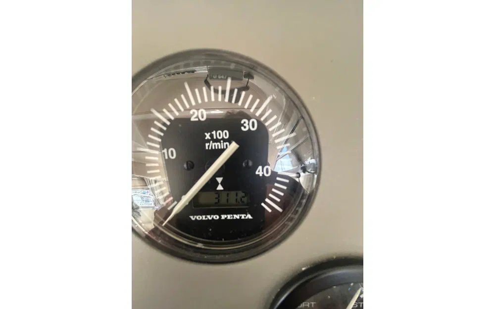 slider 7 Sealine F 34