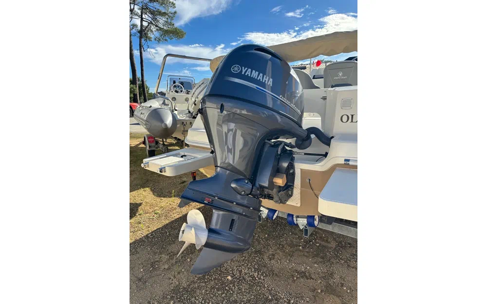 slider 1 Pacific Craft 545 Open