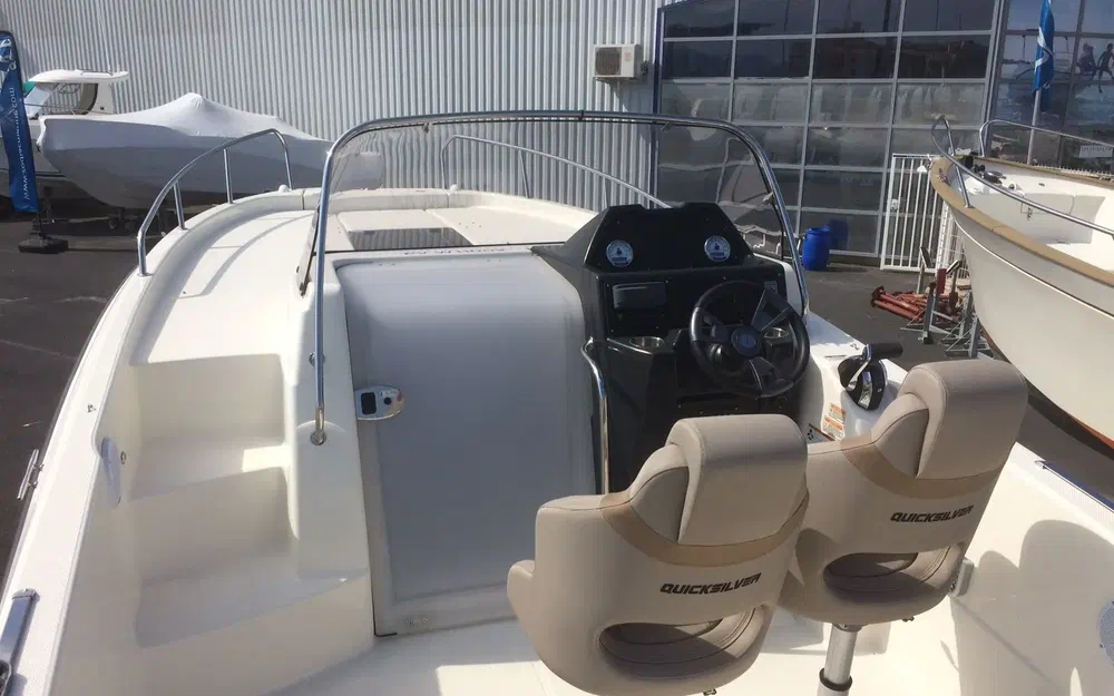 slider 2 Quicksilver Activ 755 Sundeck