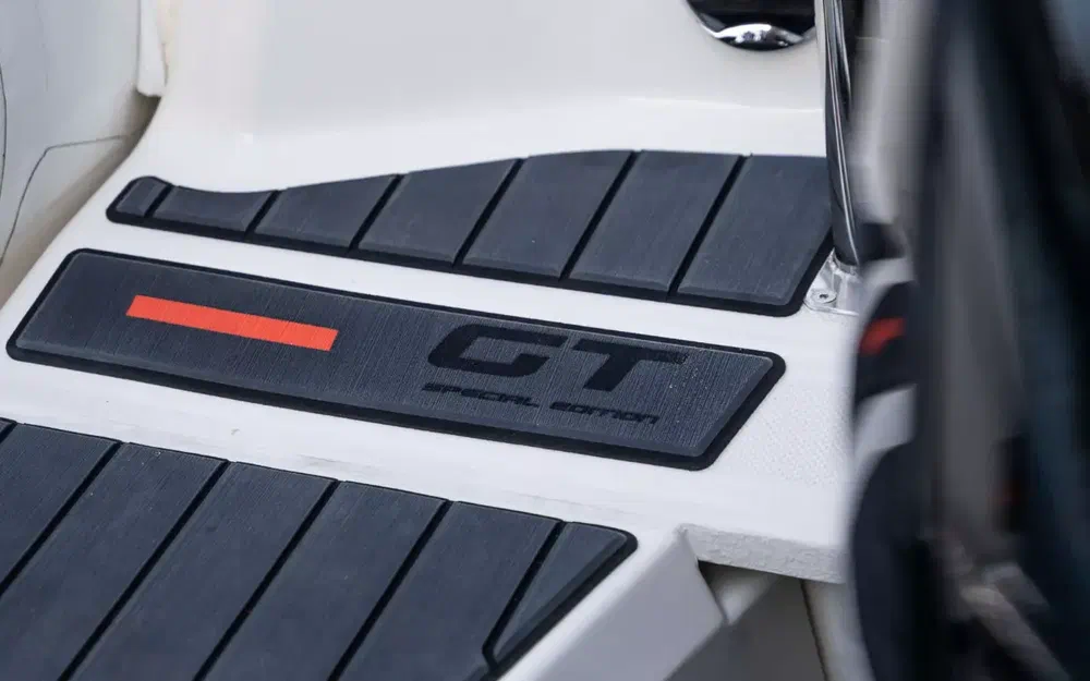 slider 7 Zodiac Medline 7.5 GT