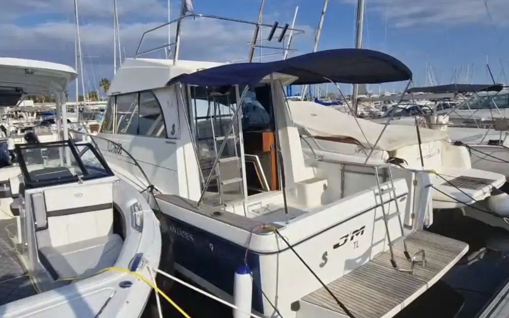 slider 3 Beneteau Antares Serie 9