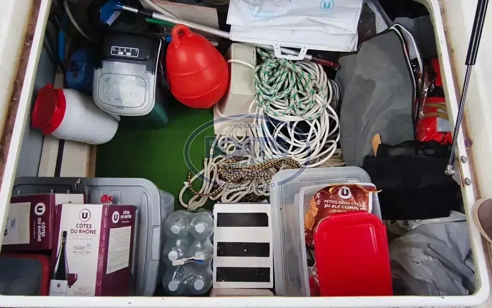 slider 10 Beneteau Antares 8