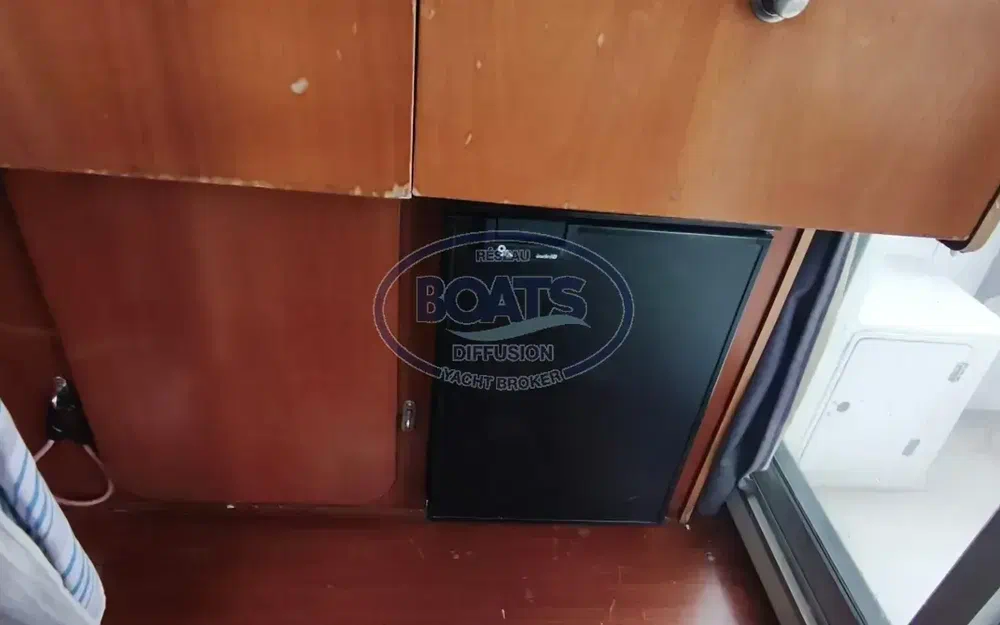 slider 13 Beneteau Antares 8