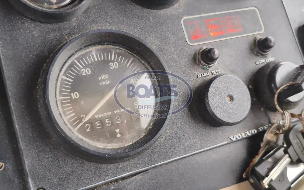 slider 14 Beneteau Antares 8