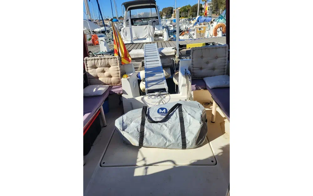 slider 5 Beneteau Antares 8