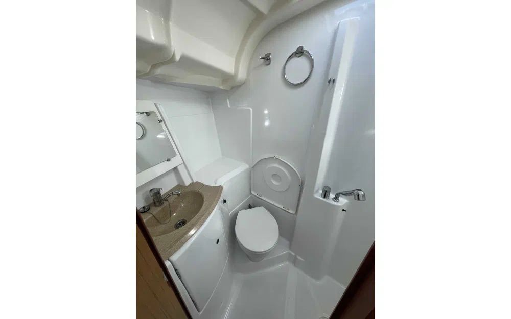 slider 18 Jeanneau Sun Odyssey 45