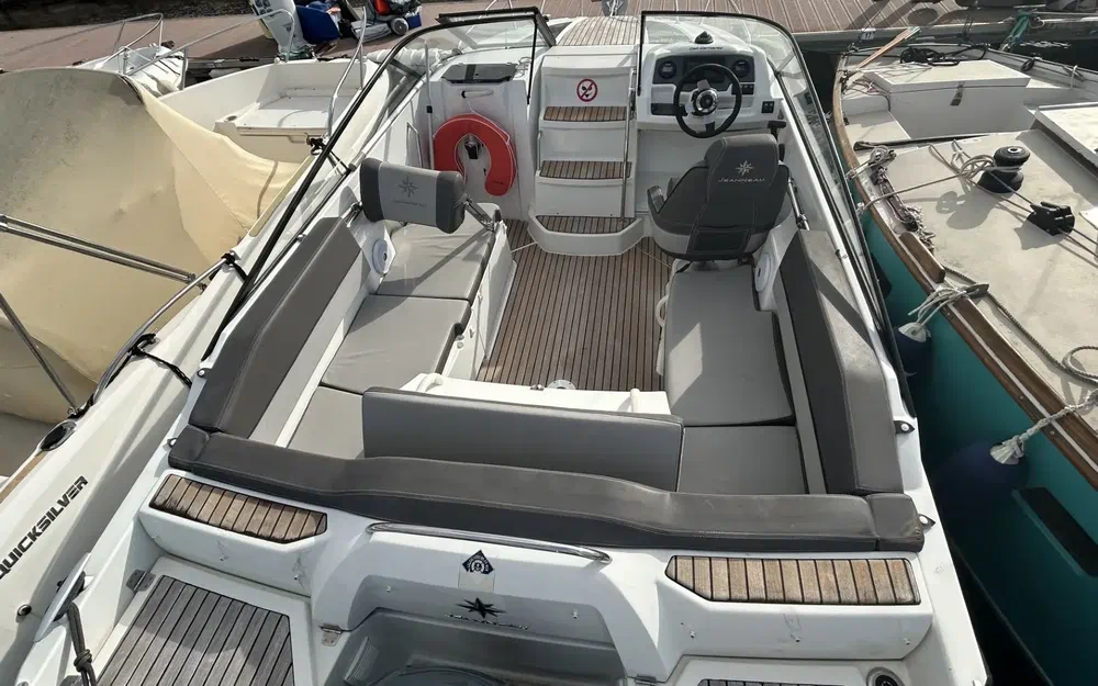 slider 2 Jeanneau Cap Camarat 6.5 DC