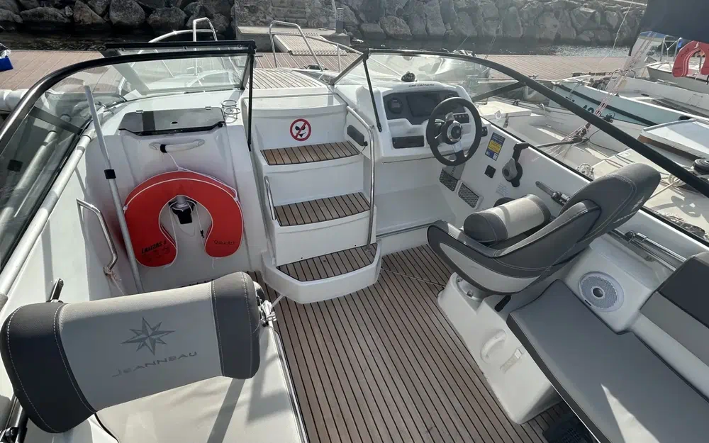 slider 8 Jeanneau Cap Camarat 6.5 DC
