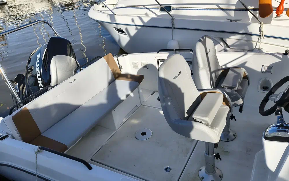 slider 12 Beneteau Flyer 8 SPACEdeck