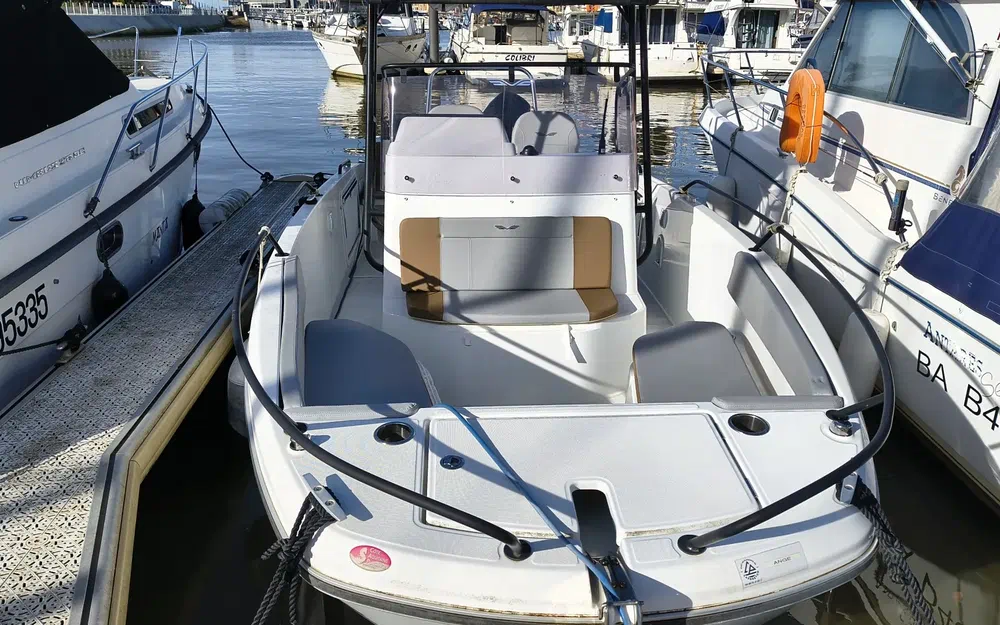 slider 1 Beneteau Flyer 8 SPACEdeck