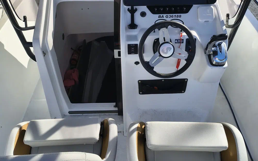 slider 6 Beneteau Flyer 8 SPACEdeck