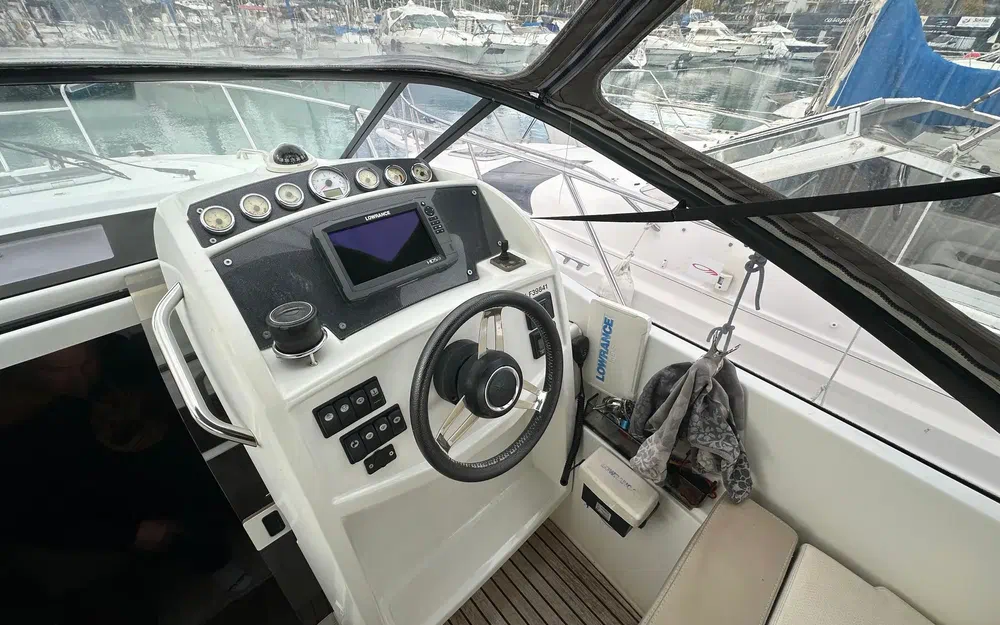 slider 9 Jeanneau Leader 8